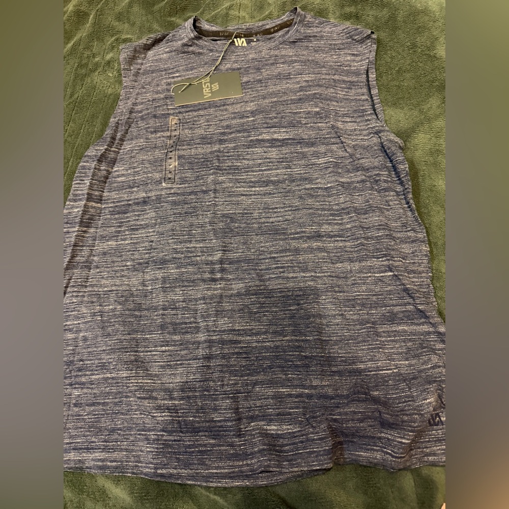 vrst essential  muscle tank sz M nwt